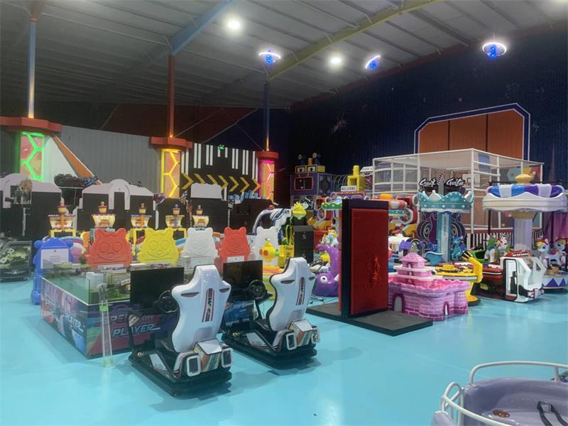 Parques infantiles interiores personalizados que crean un mundo ideal para el juego y los recuerdos de los niños.