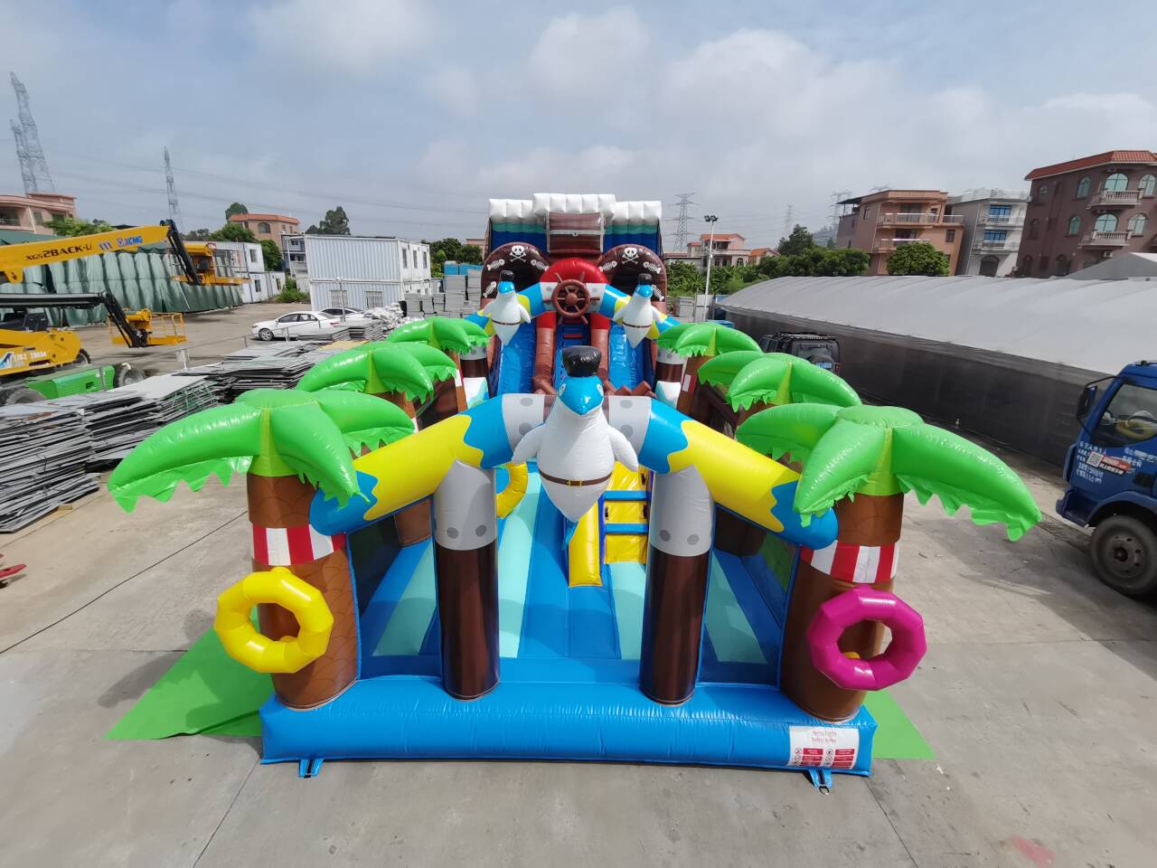 ¡Ahoy, aventura! El mejor parque de obstáculos y toboganes inflables con temática pirata.