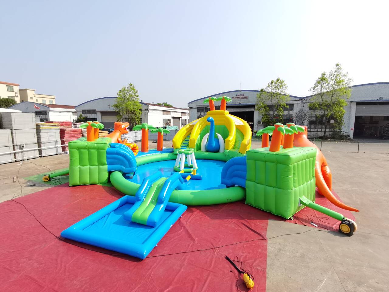 Dino Splash Adventure: el parque acuático inflable prehistórico